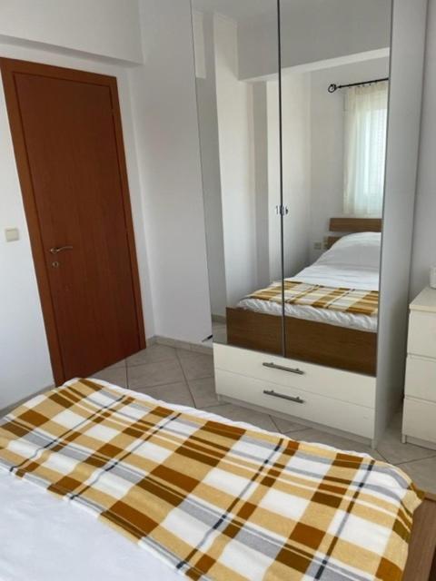 Apartament Dina *